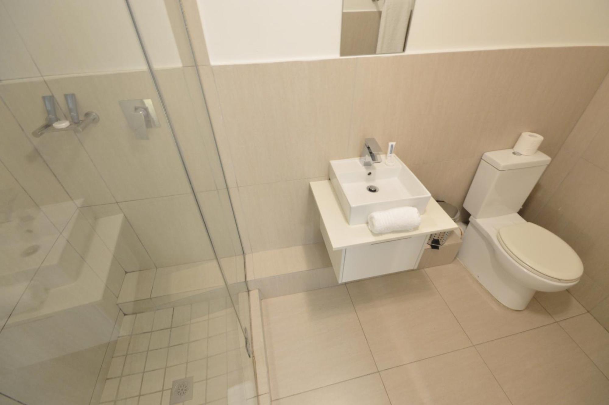 Apartment Quayside 1 Bedroom In Century Cape Town